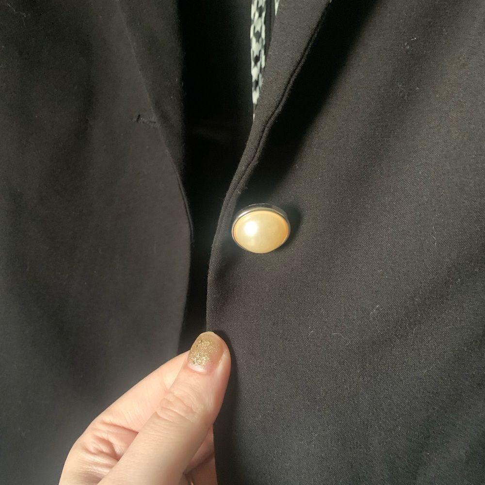 Jules & Leopold Studio Black Blazer; womens blazer size small; pearl buttons - Picture 8 of 8